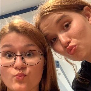 Meet your Posher, Elizabeth